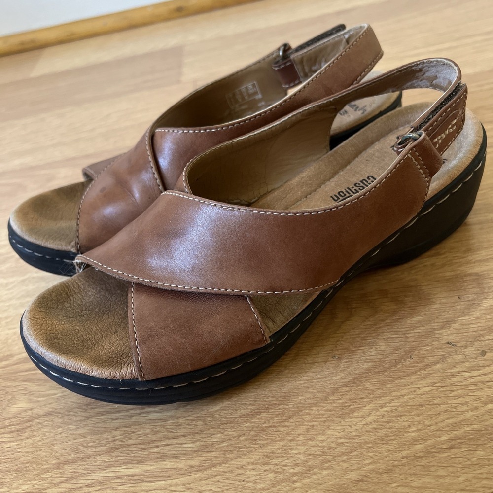 Clarks Cushion Soft Womens Sandals Size 6.5 Brown